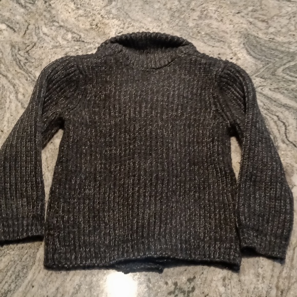 18-24 month sweater - Picture 2 of 2
